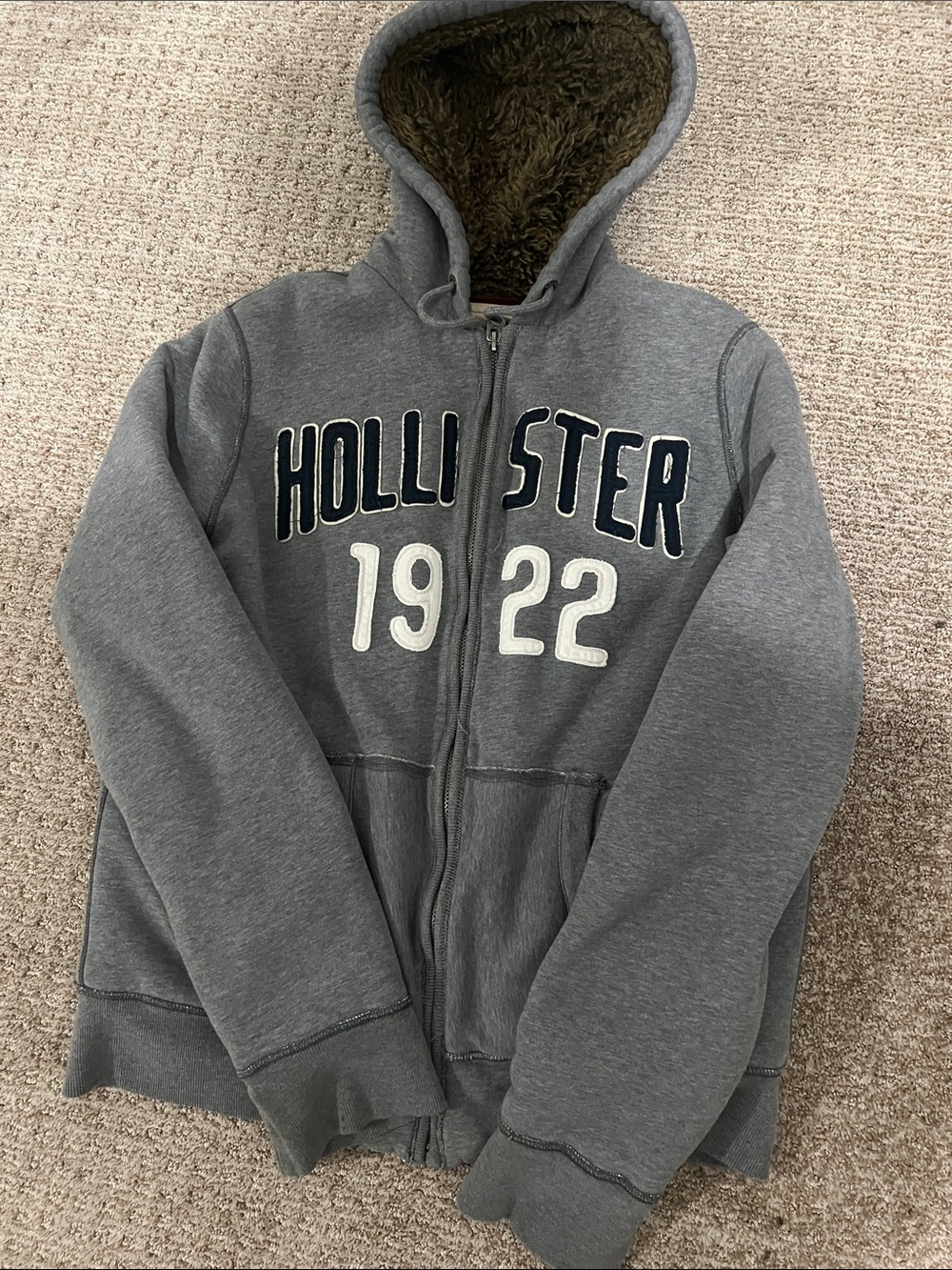 Hollister vintage Y2K XL men’s zip up faux fur hoodie. NWT. Original mid 2000’s. - Picture 4 of 6